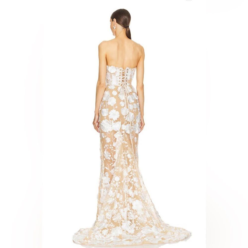 NWOT BRONX AND ABNCO Jasmine Strapless Floral Bridal Gown in White - Picture 3 of 9
